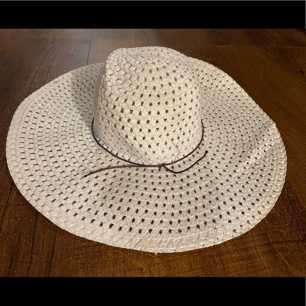 Cute white wide brim hat!